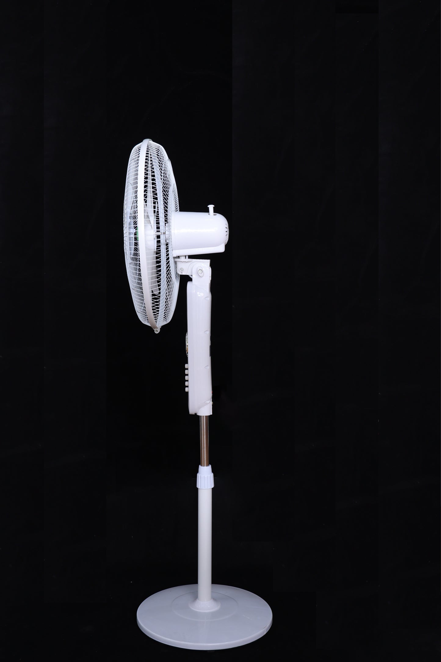Ventilador de pie recargable de 16¨
